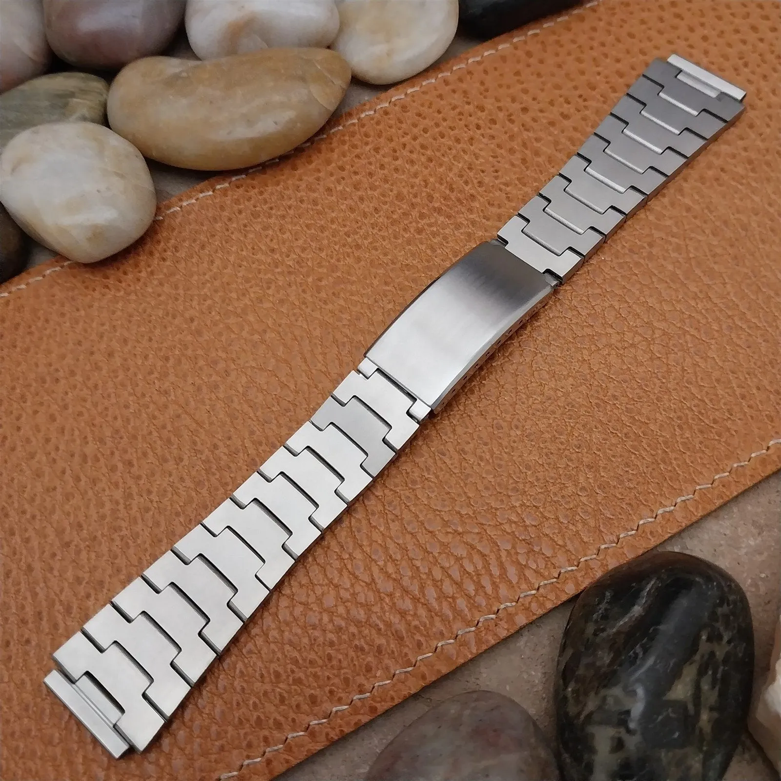 11/16" 17.2mm Flared Stainless Steel Unused 1970s Vintage Watch Band