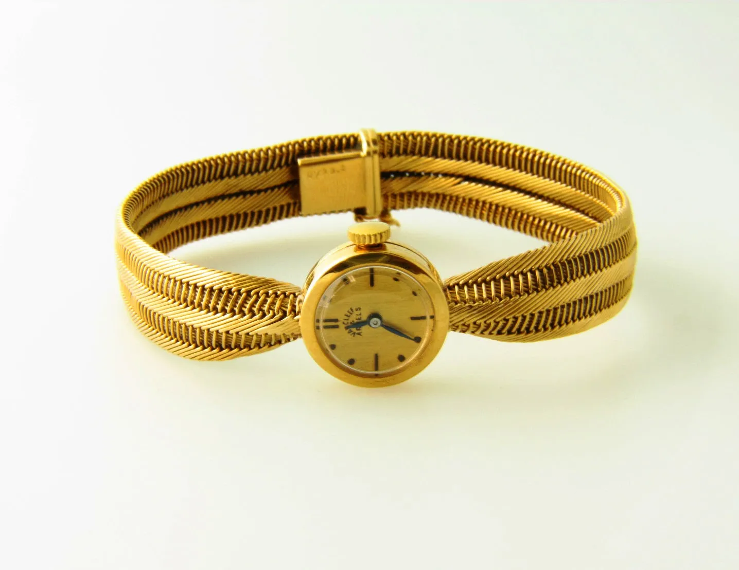 18K Yellow Gold Wristwatch by "Van Cleef & Arpels"