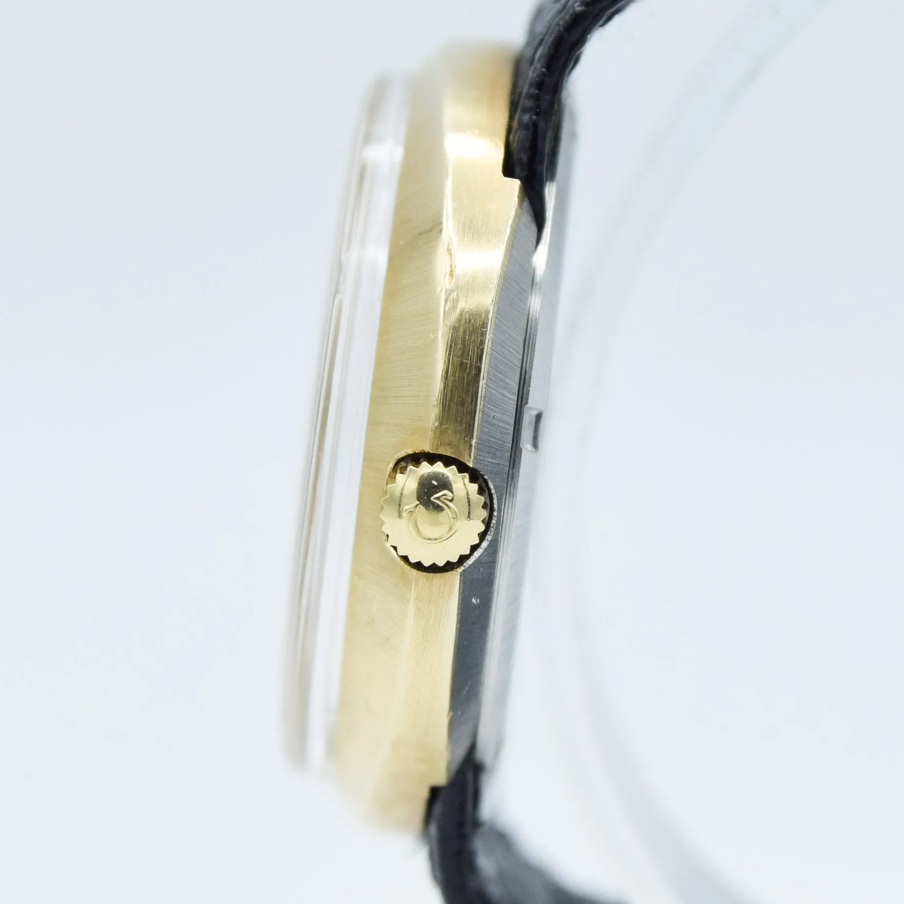 1970 Omega Geneve Dynamic Automatic Date with Gorgeous Two Tone Dial Model 166.039 in Gold Capped Case