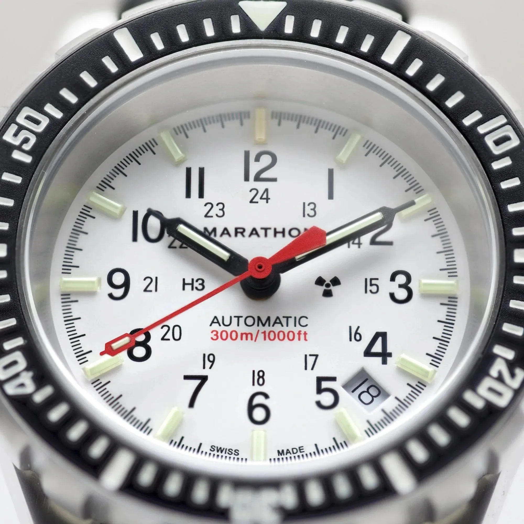 Marathon Arctic Edition Large Diver's Automatic (GSAR) - 41mm White Dial No Government Markings Stainless Steel WW194006BRACE-WD
