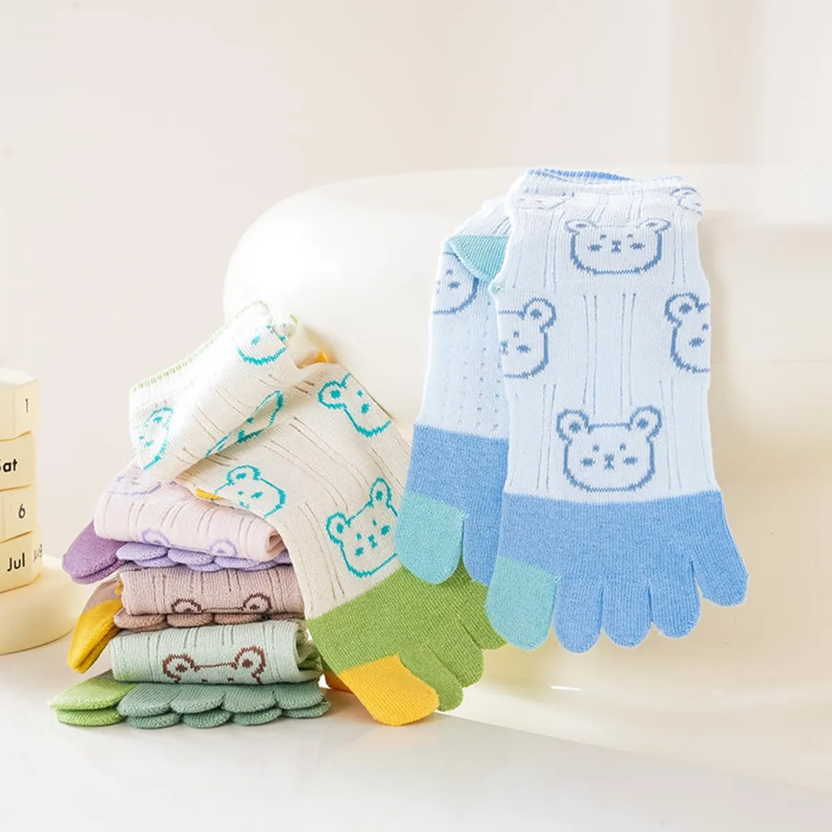 Pursuestar 2 Pairs Thin Cotton Five Finger Toe Socks Cartoon Bear Seperated Dress Socks for Kids Girls Boys 3-12 Years