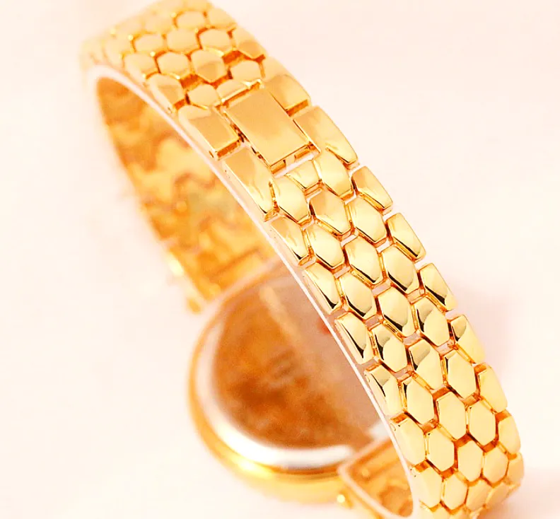 Quartz Watch by Bee Sister